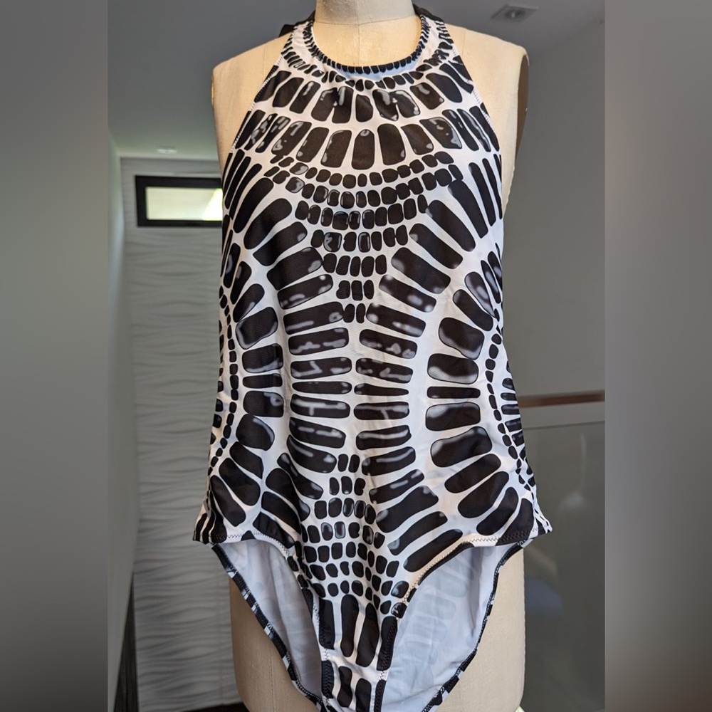 Beachbum bkack white one pce  bathing suit size L